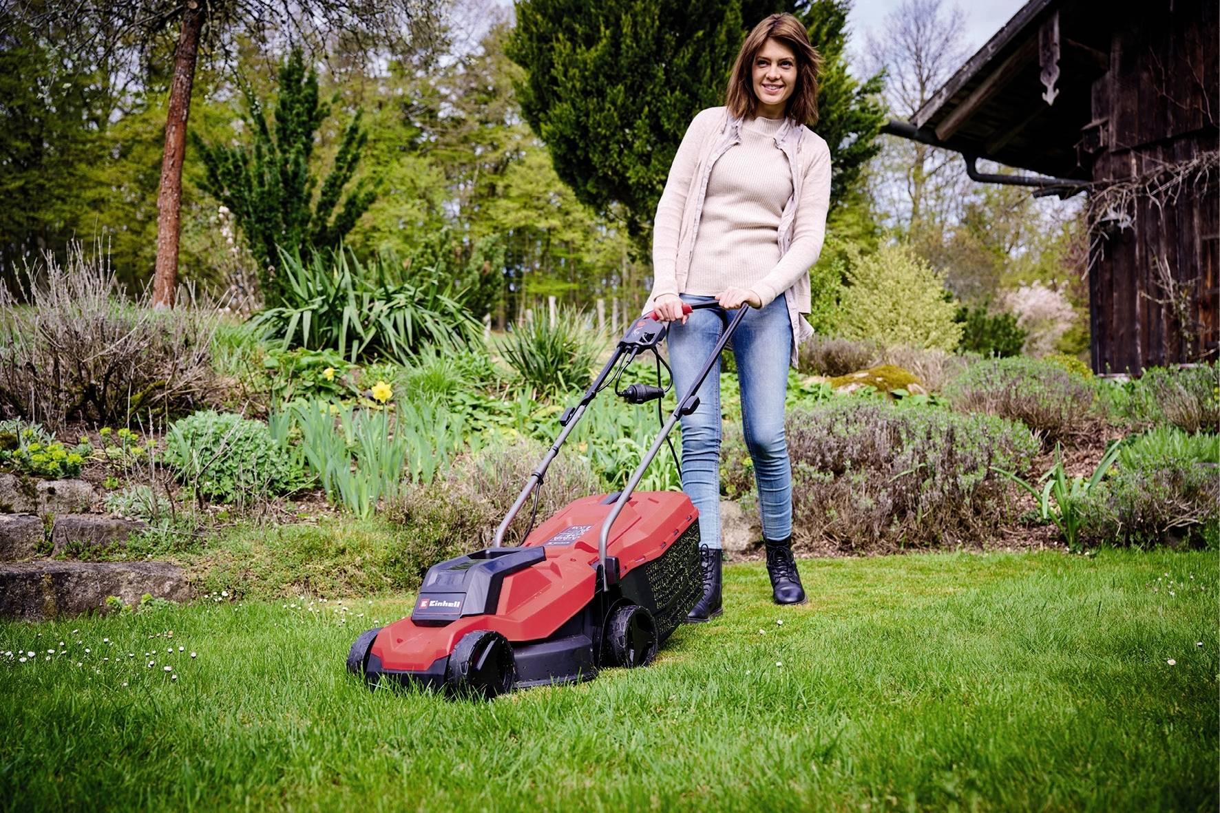 Einhell GC-EM 1000/32 Elektro Rasenmäher Einstellbarer Holm, mit Schnitthöhenverstellung 1000 W Schnittbreite (max.) 32 cm