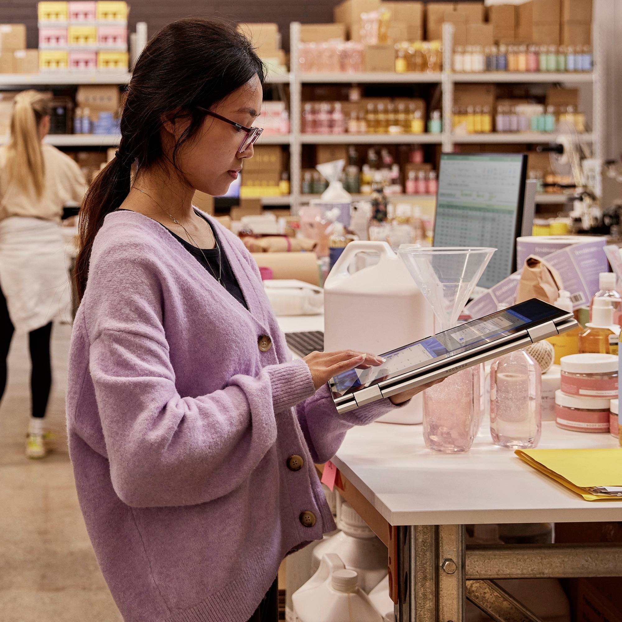 HP 2-in-1 Notebook / Tablet Pro x360 435 G10 33.8cm (13.3 Zoll) Full HD AMD Ryzen 5 7530U 16GB RAM 512GB SSD Deutsch, QWERTZ Silb