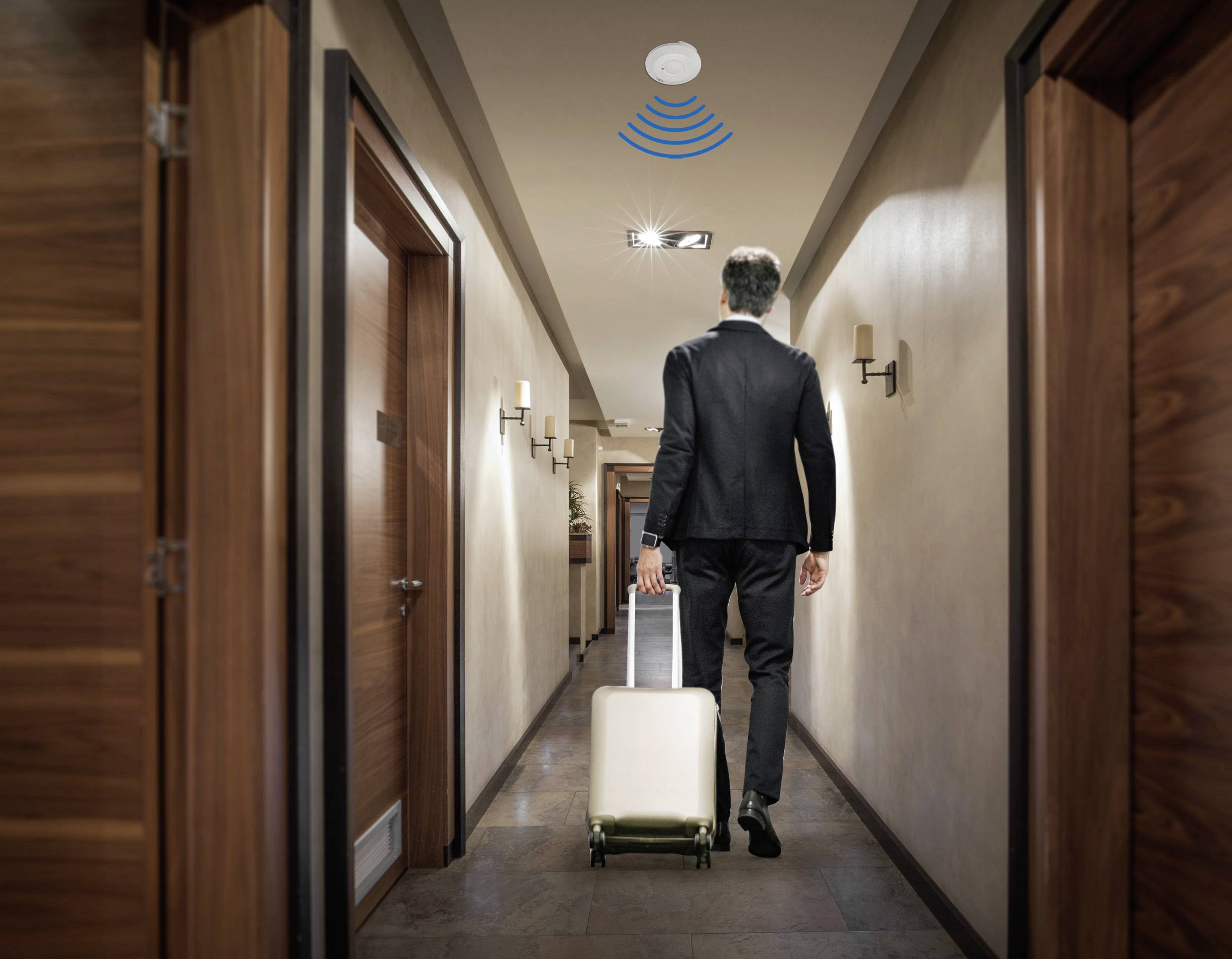 Sygonix SY-6118228 Decke, Aufputz HF-Bewegungsmelder 360° Relais Weiß