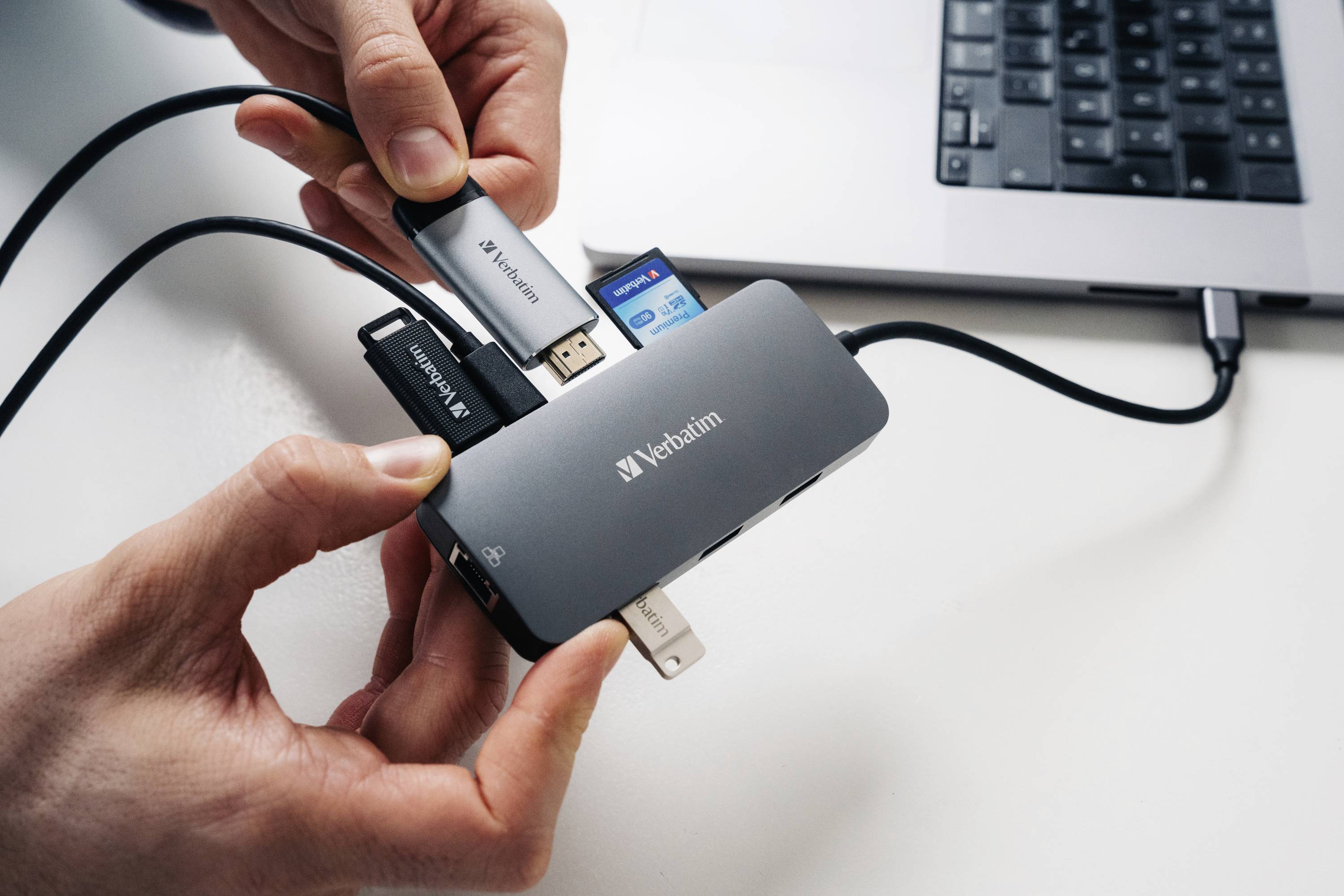 Verbatim 32152 USB-Hub 9 Port HDMI®, microSD, RJ45, SD, USB-A (USB 3.2 Gen 1), USB-A (USB 3.2 Gen 1), USB-A (USB 3.2 Gen 2)