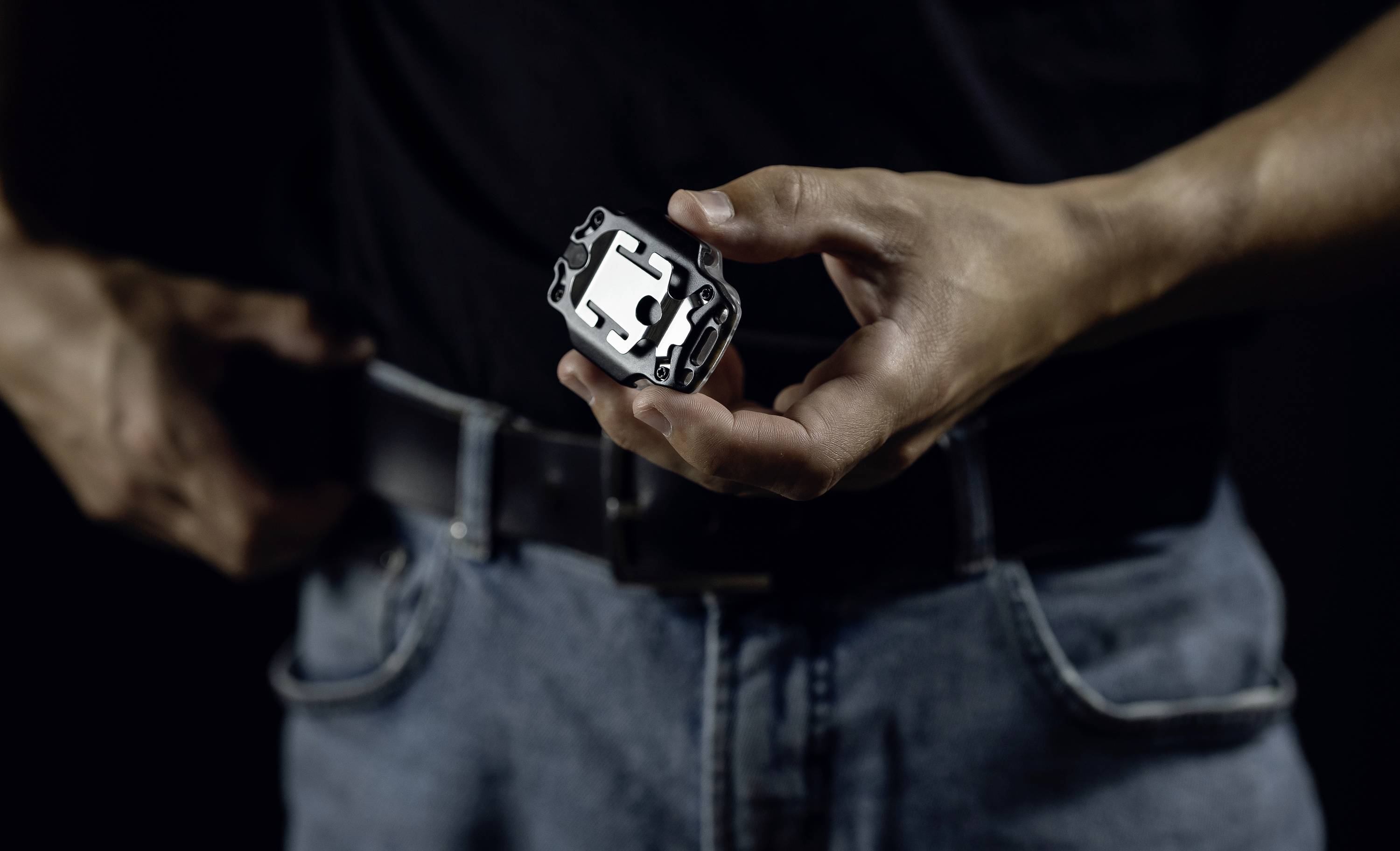 ArmyTek Crystal WUV Grey LED Taschenlampe mit Handschlaufe, mit USB-Schnittstelle akkubetrieben 150lm 34g