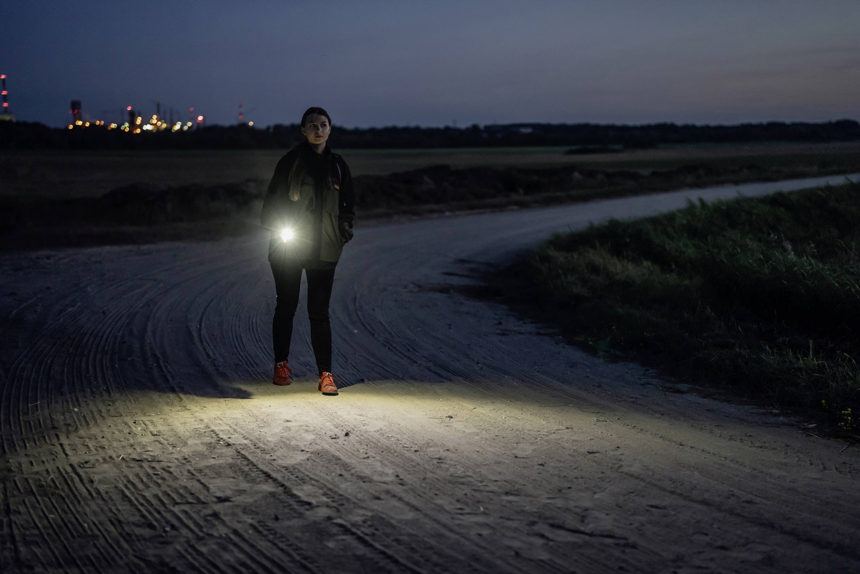 ArmyTek Crystal WUV Grey LED Taschenlampe mit Handschlaufe, mit USB-Schnittstelle akkubetrieben 150lm 34g