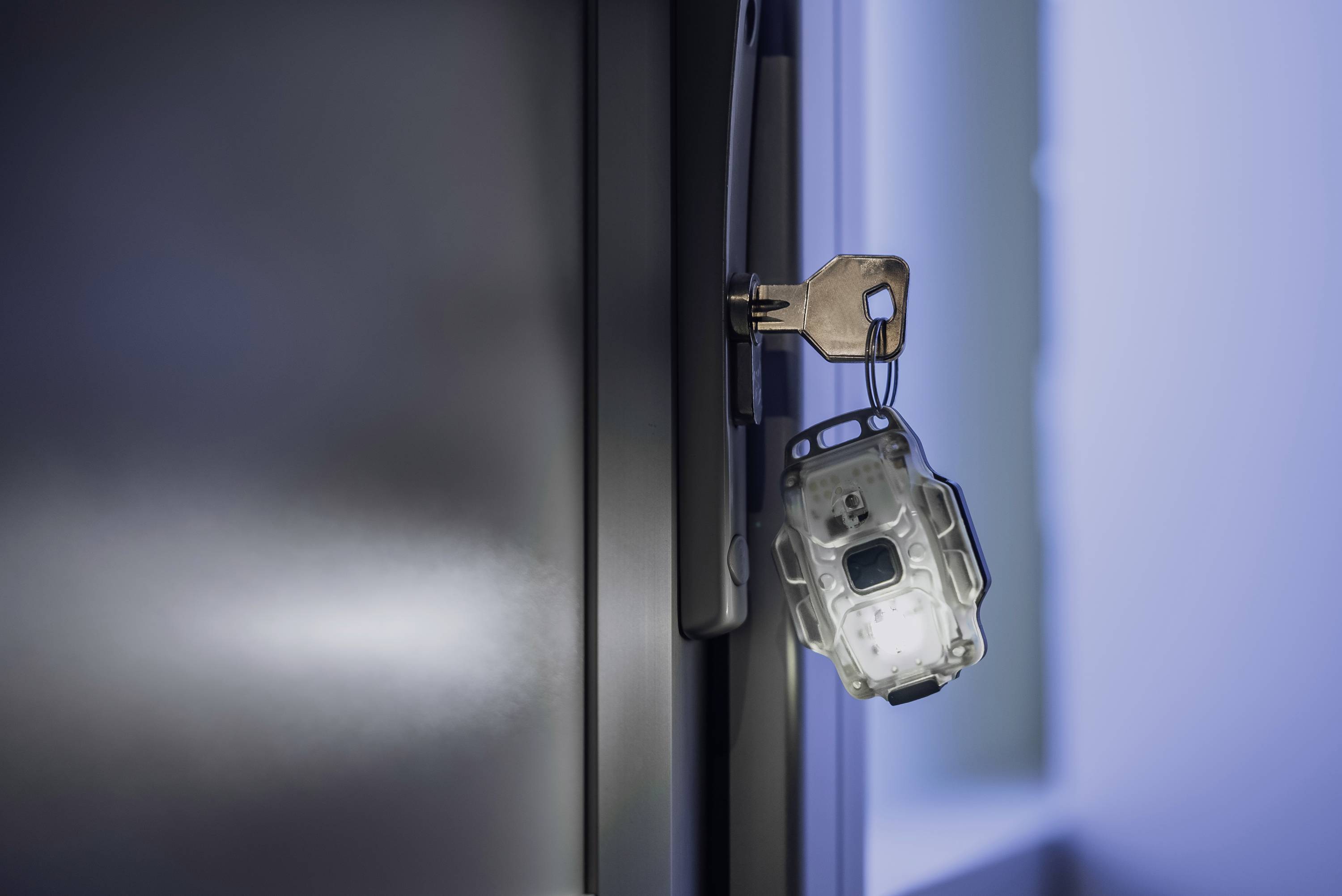 ArmyTek Crystal WUV Grey LED Taschenlampe mit Handschlaufe, mit USB-Schnittstelle akkubetrieben 150lm 34g