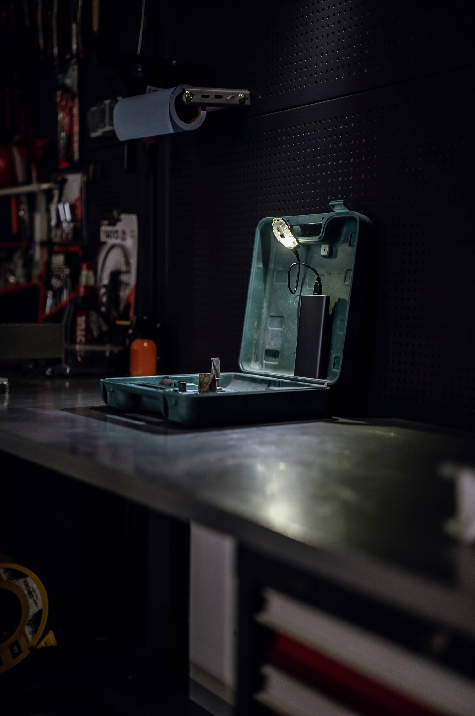 ArmyTek Crystal WUV Grey LED Taschenlampe mit Handschlaufe, mit USB-Schnittstelle akkubetrieben 150lm 34g