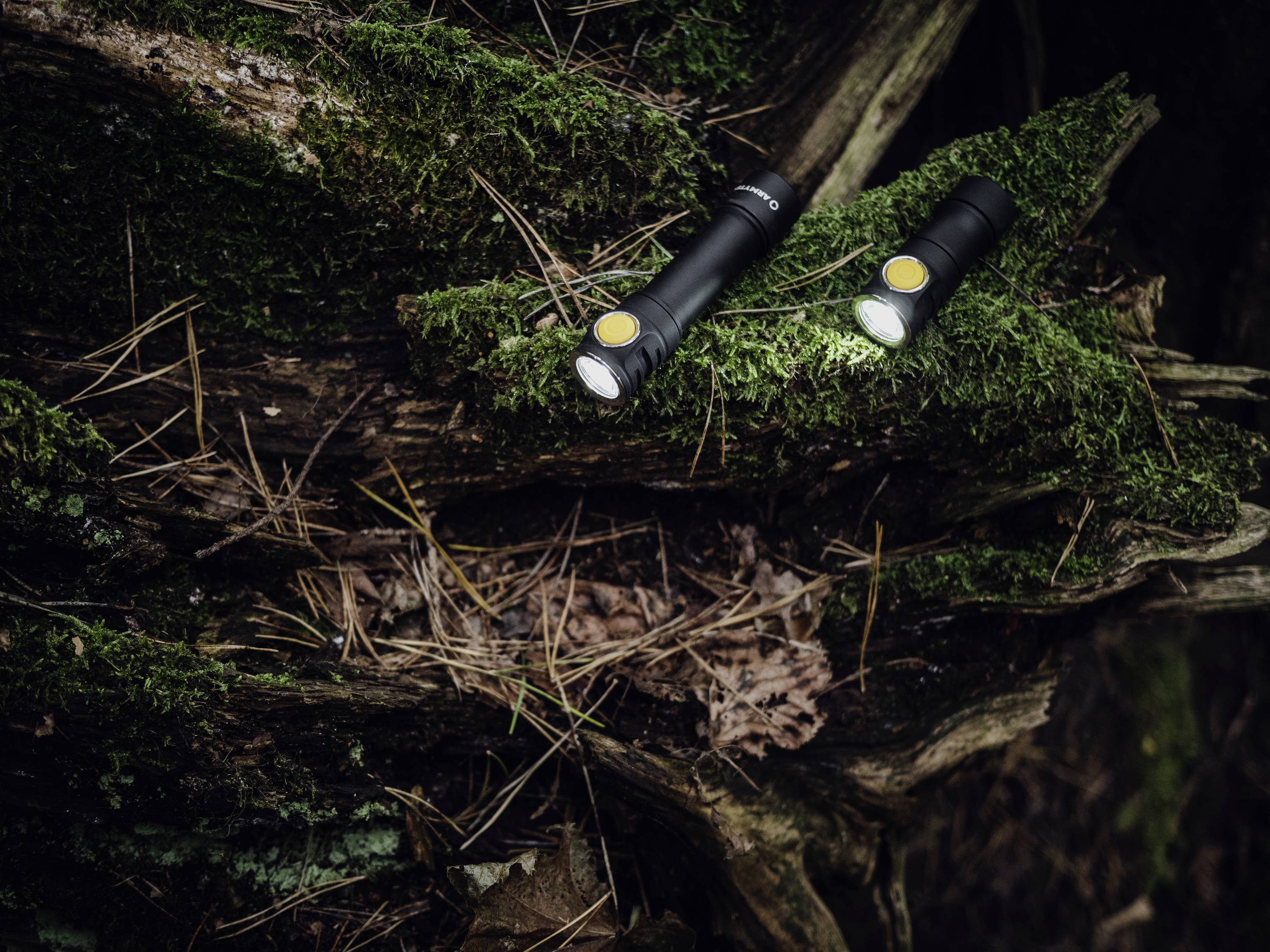 ArmyTek Prime C1 Pro Warm Mini-Taschenlampe mit Schlüsselanhänger, mit Gürtelclip akkubetrieben 1000lm 15h 72g
