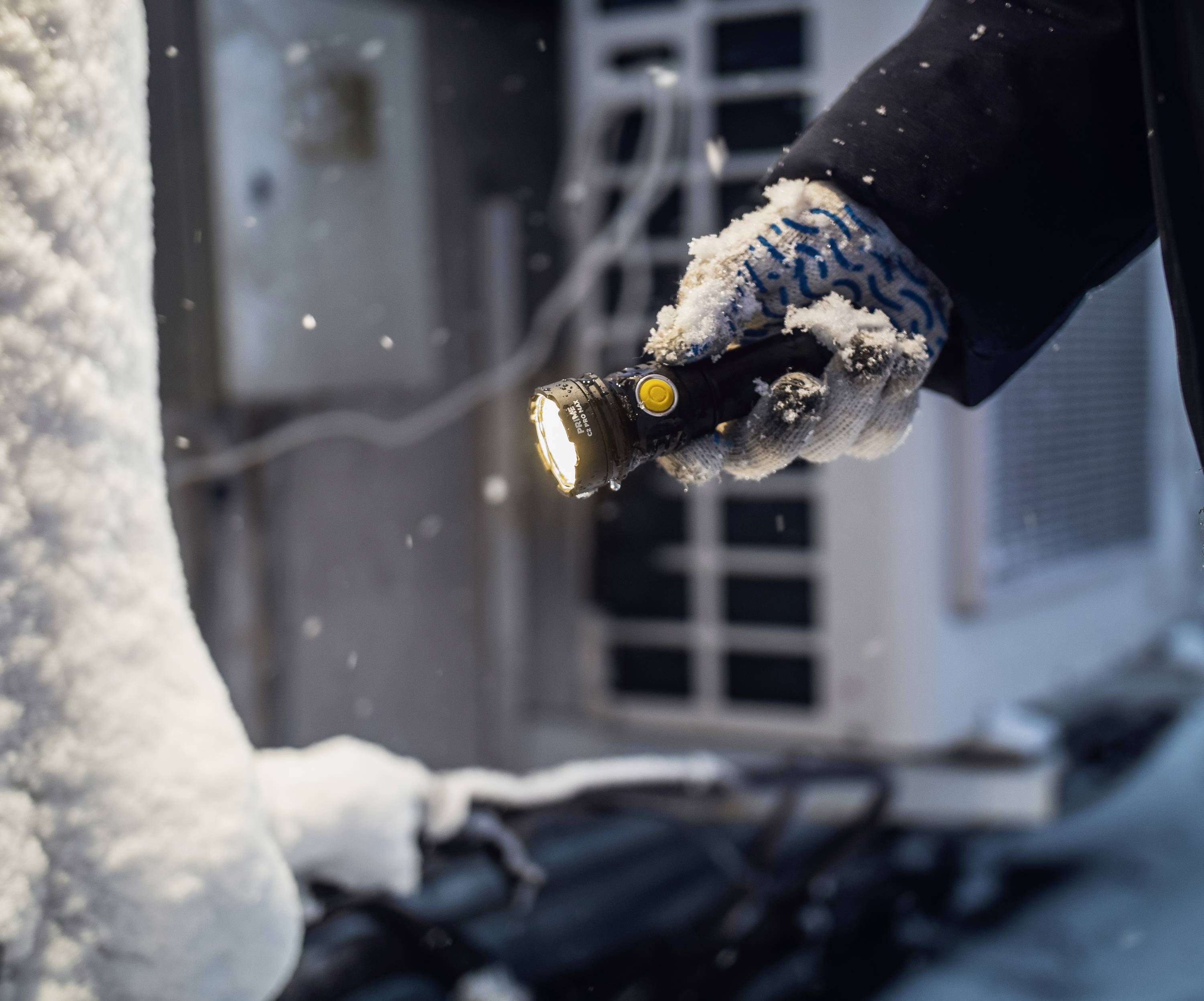 ArmyTek Prime C2 Pro Max White LED Taschenlampe mit Handschlaufe, mit Holster akkubetrieben 4000lm 203g