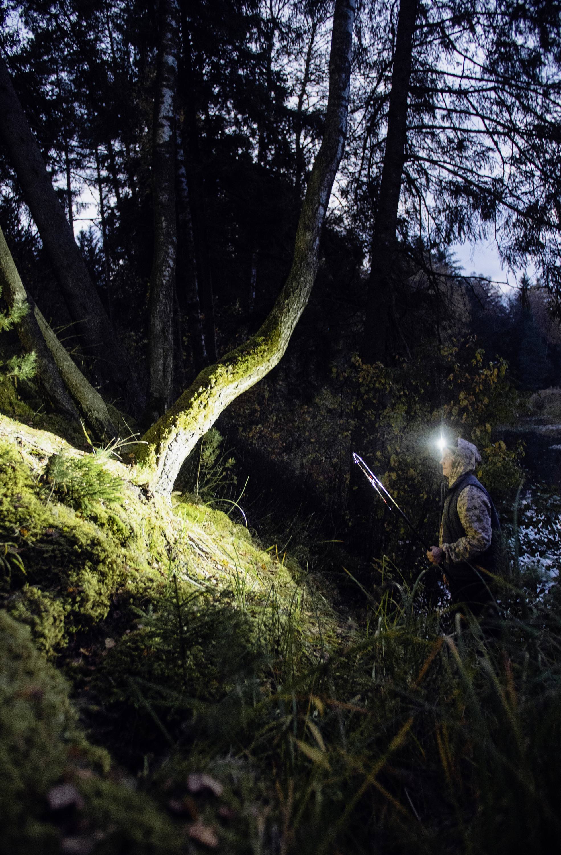 ArmyTek Wizard C2 Pro Sand White LED Taschenlampe mit Gürtelclip akkubetrieben 2500lm 115g