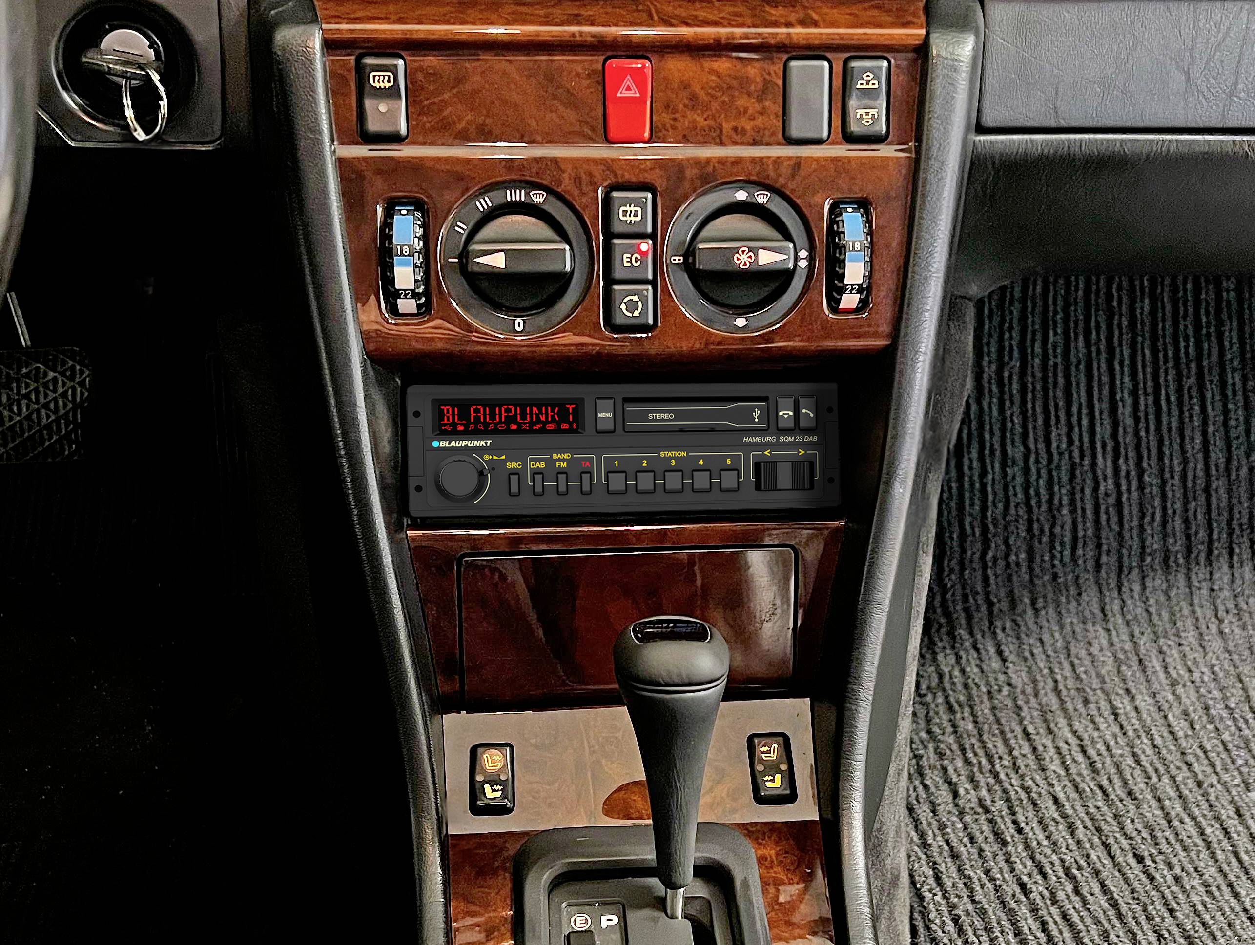 Blaupunkt Hamburg SQM 23 DAB Autoradio DAB+ Tuner, Retro Design, Anschluss für Lenkradfernbedienung