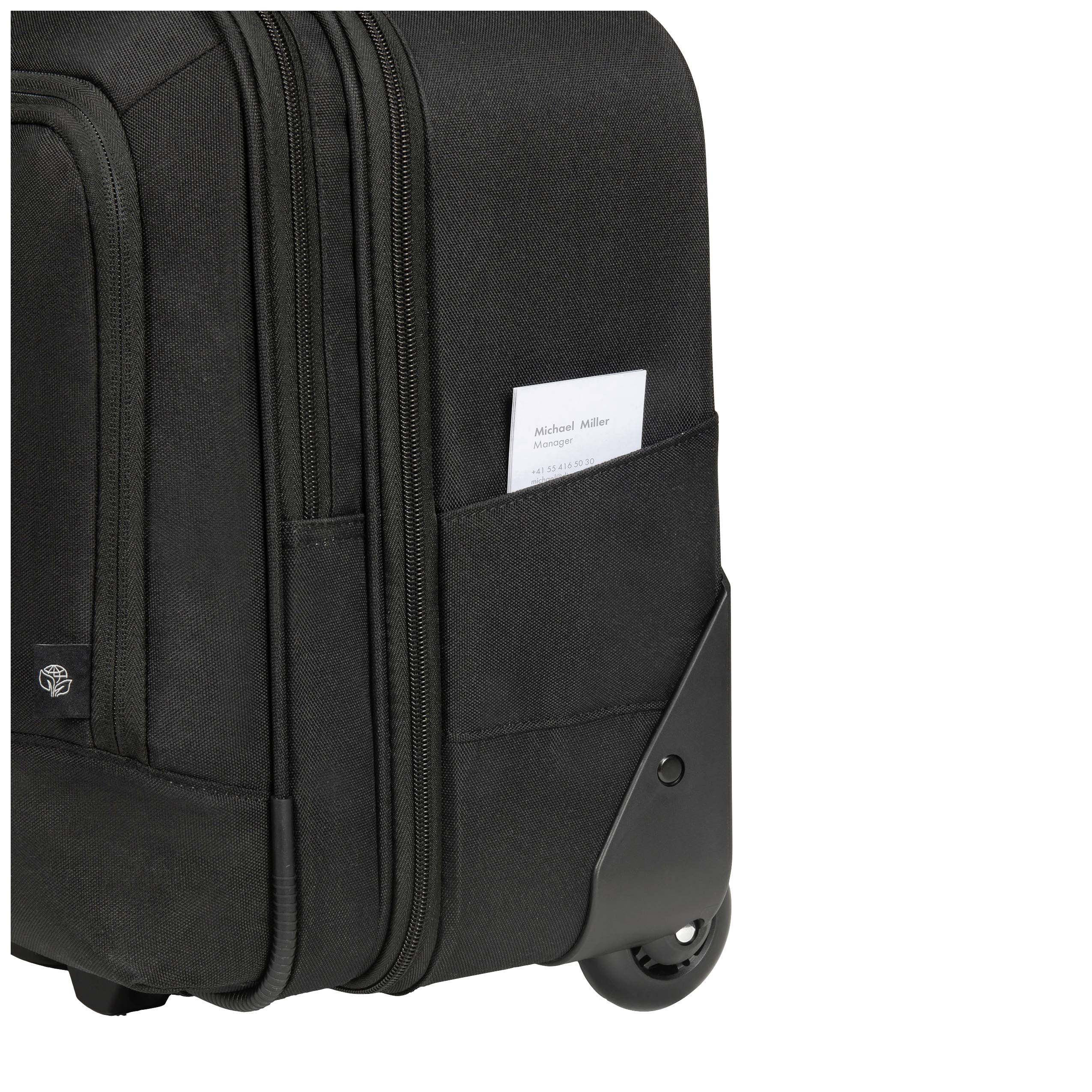 Schwarzer Rollkoffer mit Sichtfach für Steckkarte; steht auf kleinen Rädern. Steckkarte zeigt Text mit Namen.