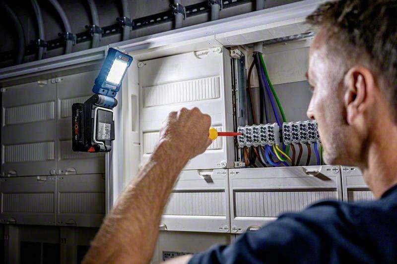 Bosch Professional LED Arbeitsleuchte GLI 18V-800 0601443600