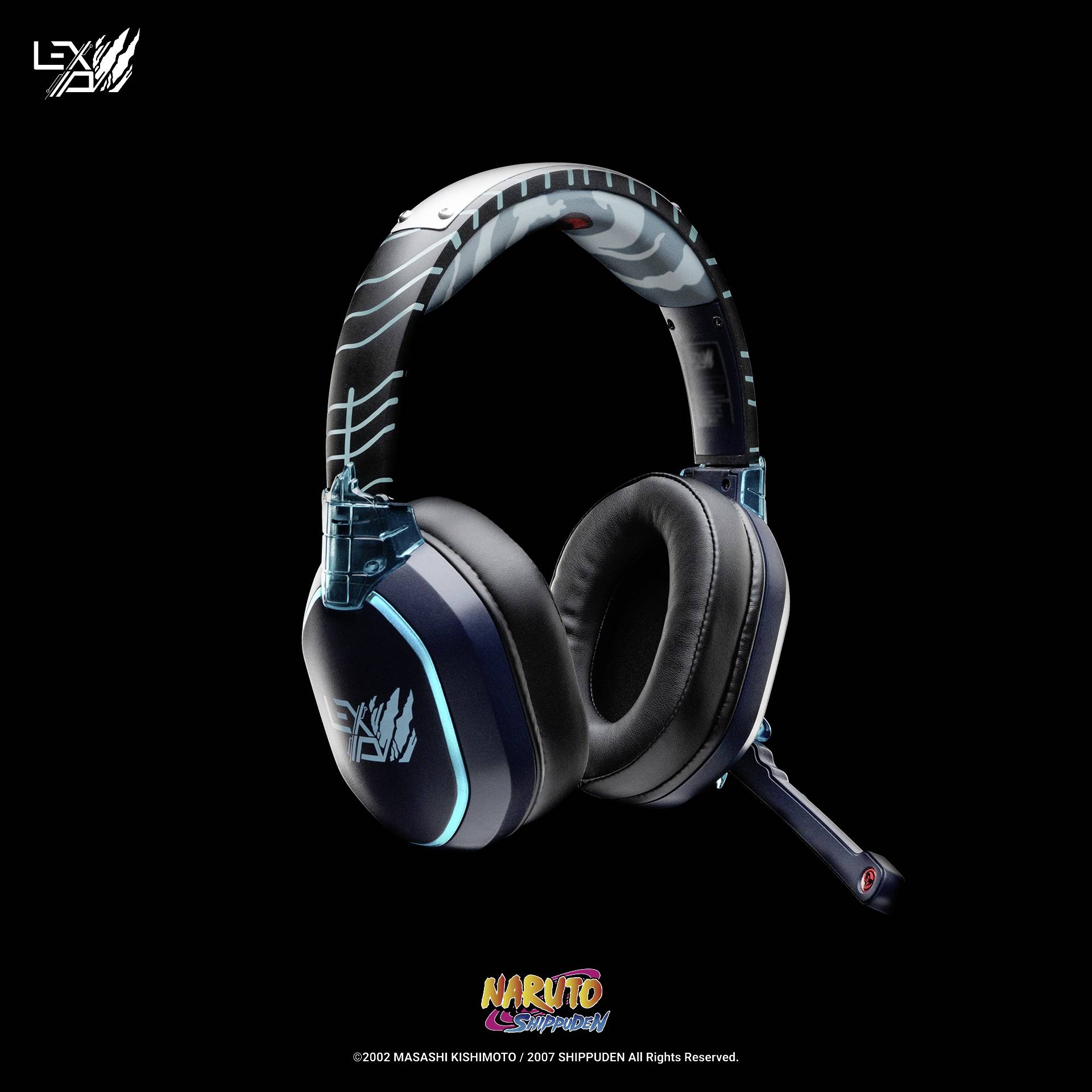 Ein schwarzer Gaming-Headset mit blauen und grauen Akzenten. Auf den Ohrmuscheln ist das Logo eines Anime abgebildet.