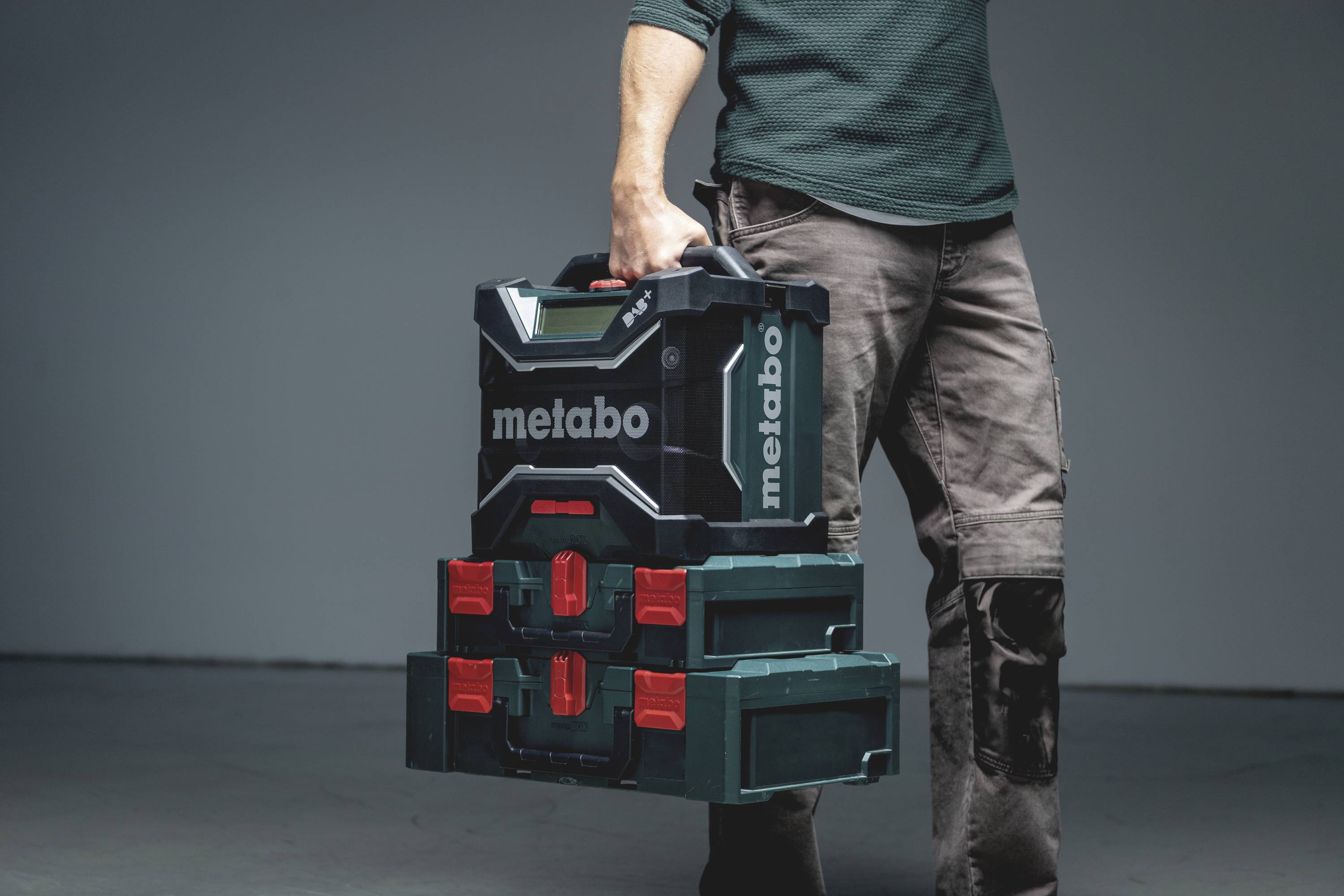 Metabo RC 12-18 32W BT DAB+ Baustellenradio DAB+, UKW, FM DAB+, UKW, Bluetooth®, AUX Akku-Ladefunktion, spritzwassergeschützt, staubdicht, stoßfes