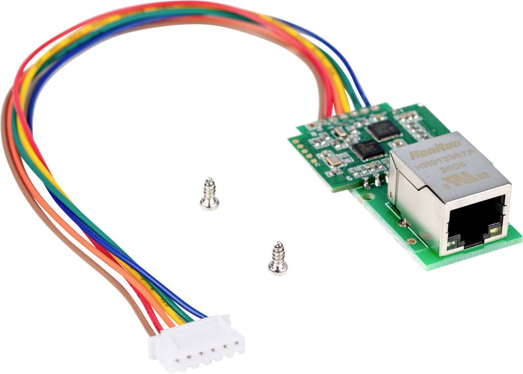 Ein Ethernet-Modul mit bunten Kabeln und zwei kleinen Schrauben daneben. Es wird verwendet, um Geräte mit Netzwerken zu verbinden.
