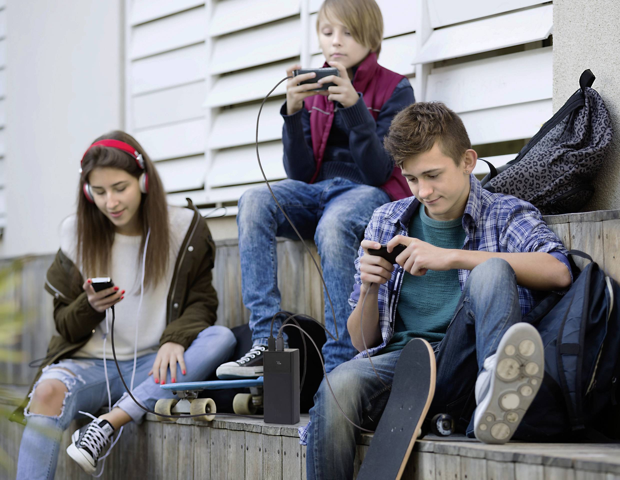 Baseus Star Lord Powerbank 30000 mAh Quick Charge 3.0, USB PD 2.0 Schwarz Statusanzeige