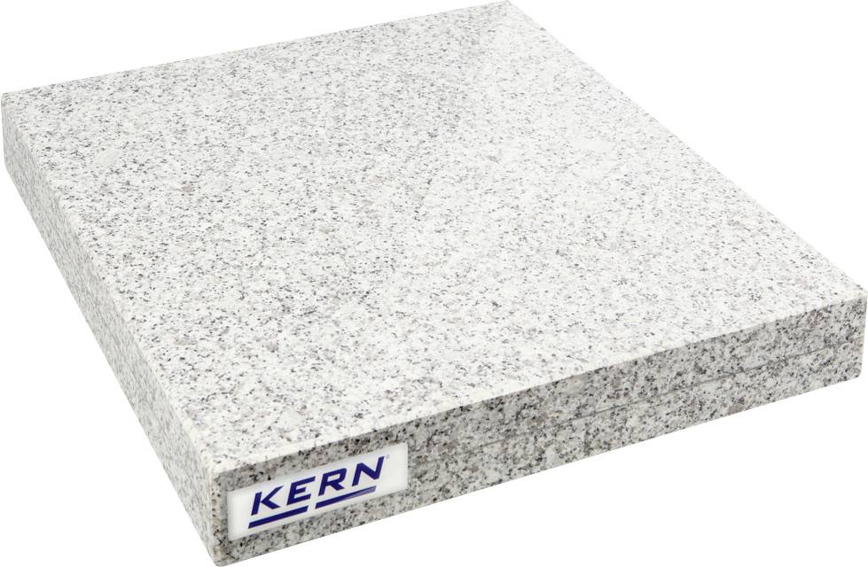 Granit-Messplatte mit rechteckiger Form und der Aufschrift 'KERN'. Verwendet für präzise Messungen in industriellen Anwendungen.