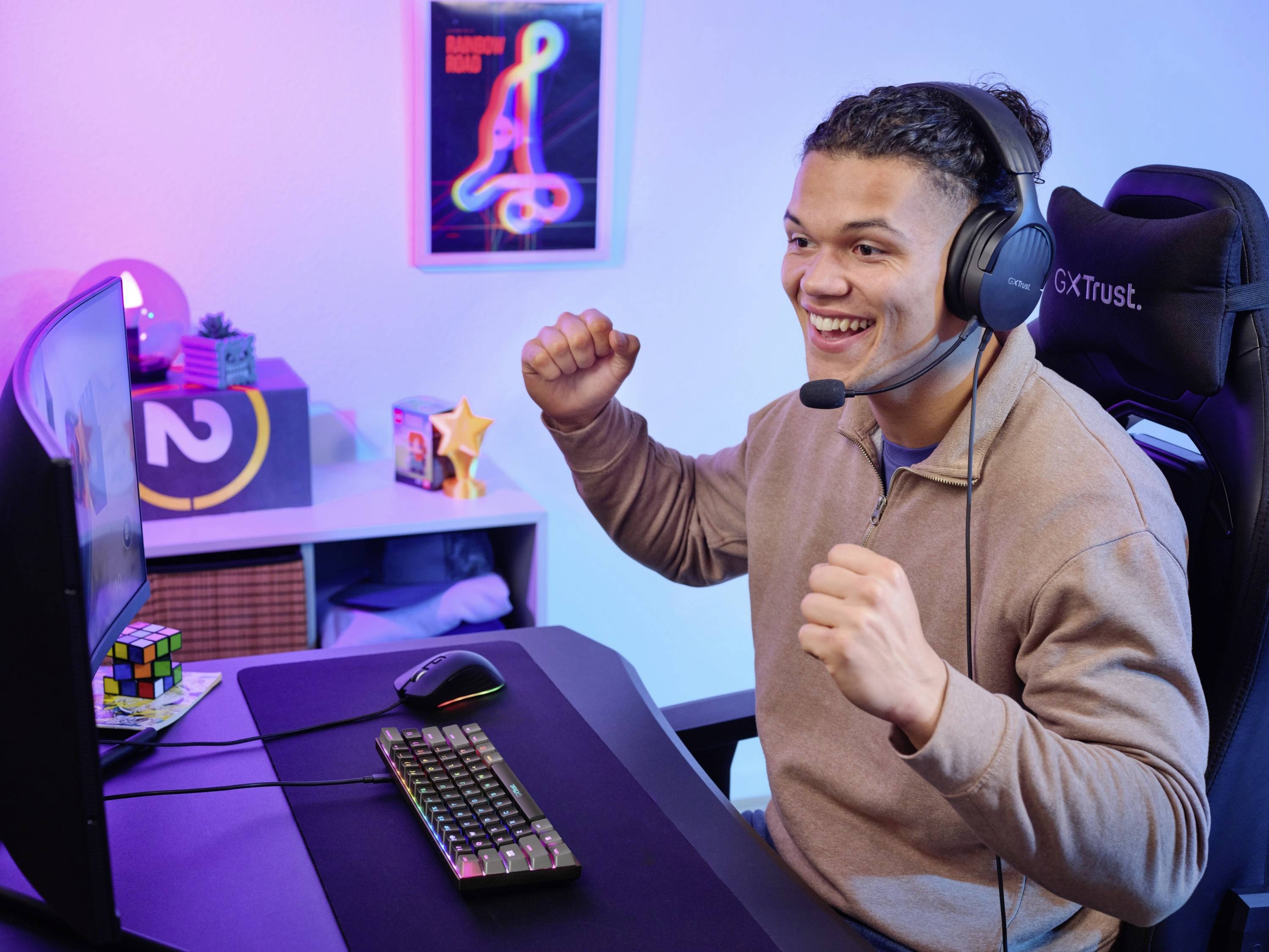 Trust GXT867 ACIRA Mini Kabelgebunden Gaming-Tastatur Deutsch, QWERTZ Schwarz Beleuchtet