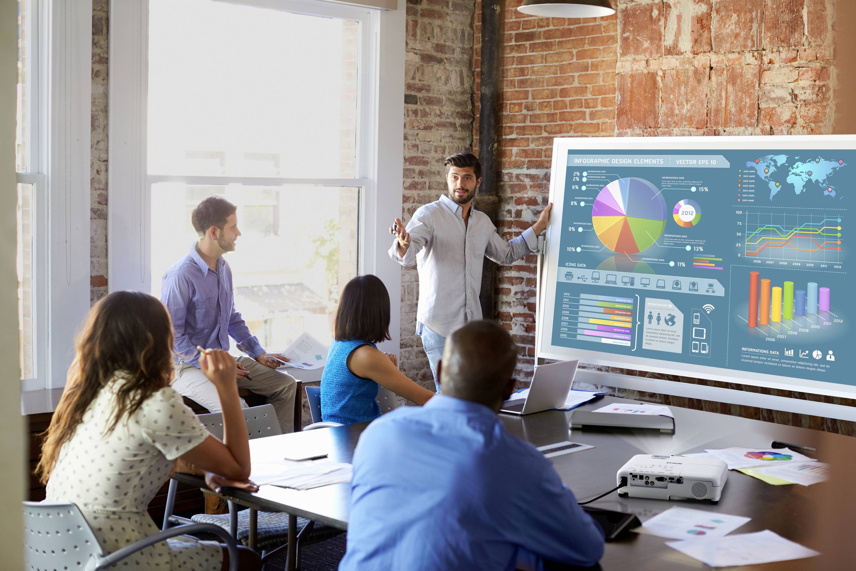 Epson Beamer EB-X49 3LCD 3600 ANSI-Lumen 1024 x 768 XGA 2 VGA Eingänge, automatische Trapezkorrektur, Integrierter Lautsprecher