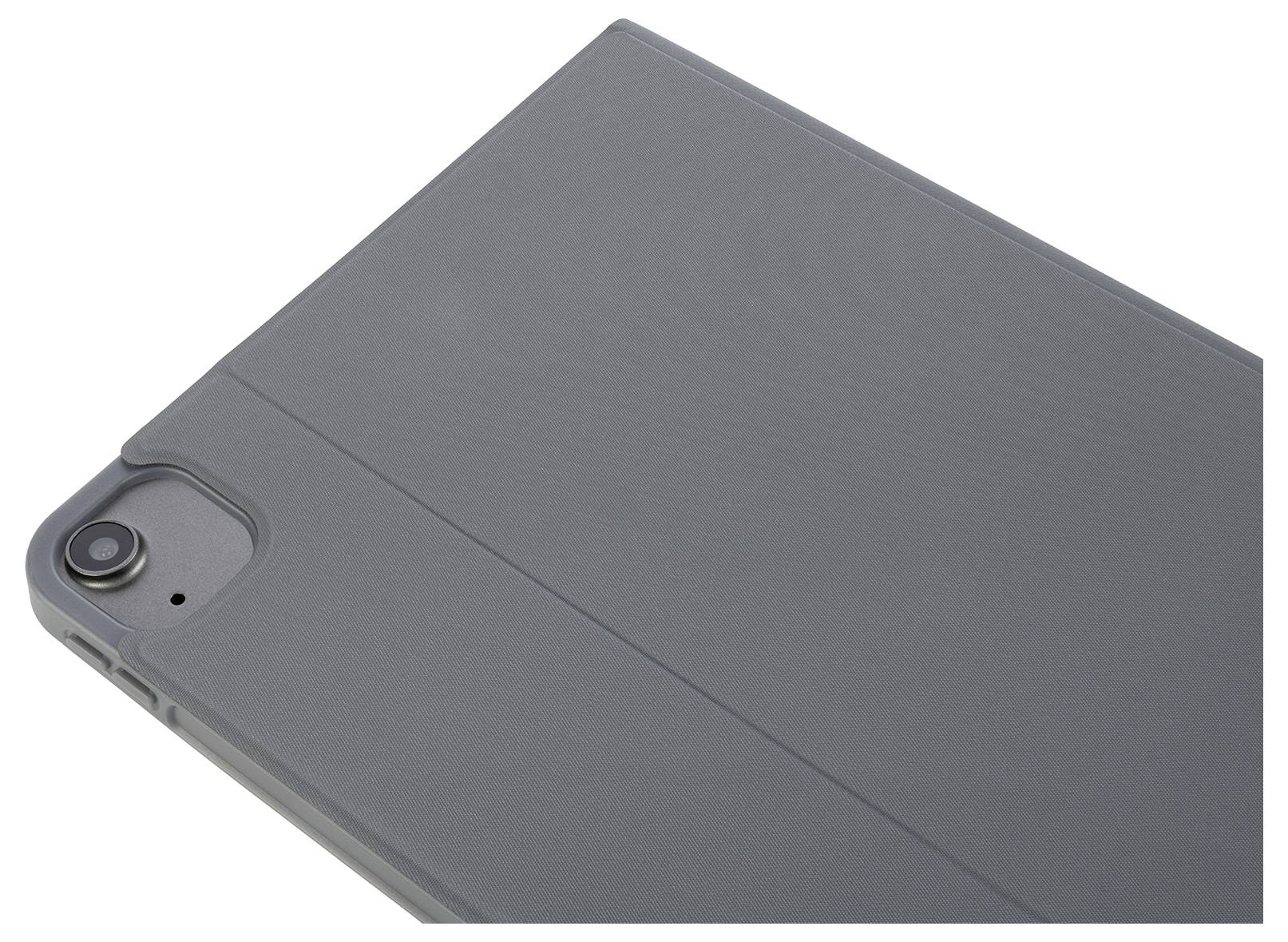 Nahaufnahme einer grauen Tablet-Schutzhülle mit einer Aussparung für die rückwärtige Kamera.