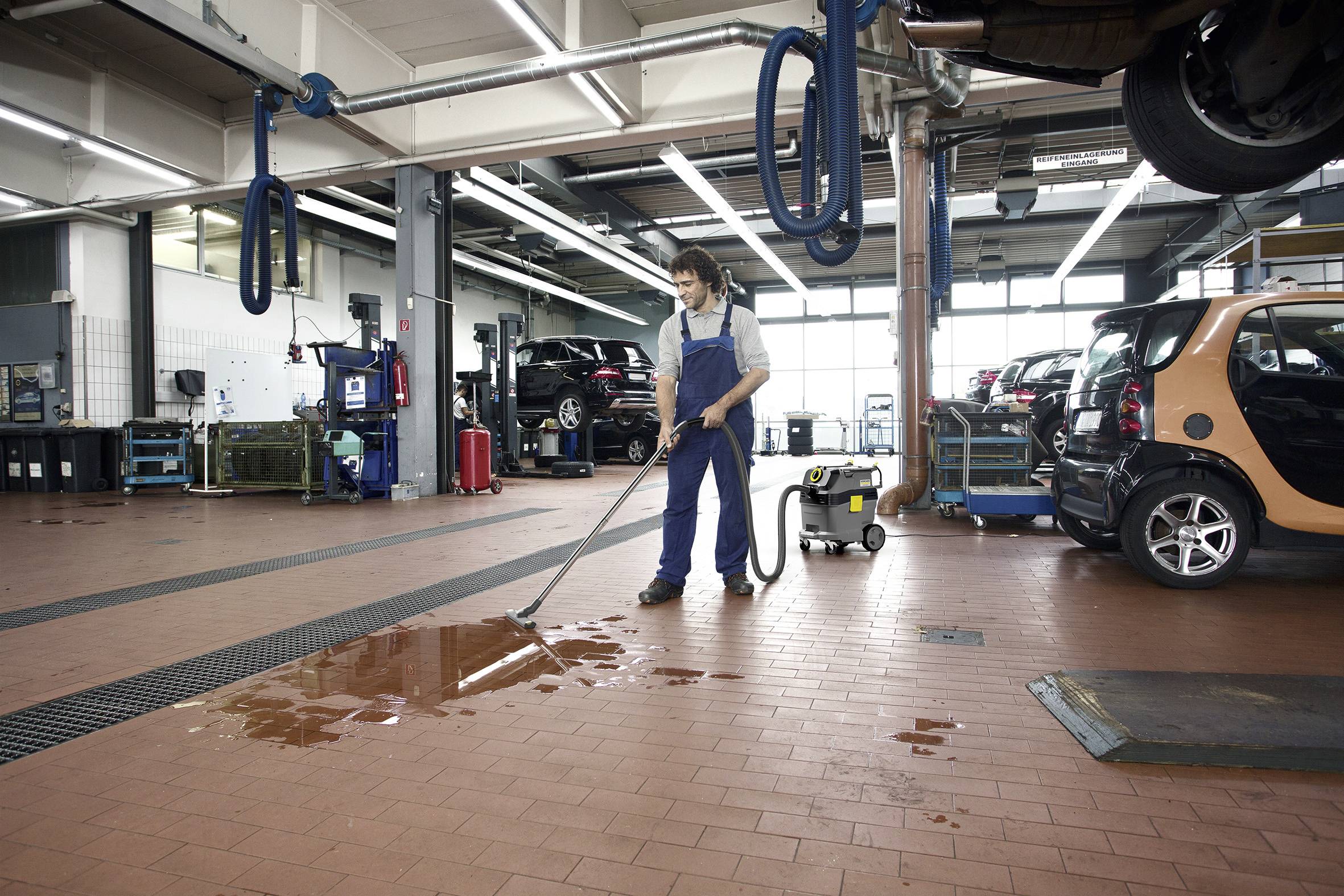 Kärcher Professional NT 30/1 Tact L 1.148-201.0 Nass-/Trockensauger 1380W 30l