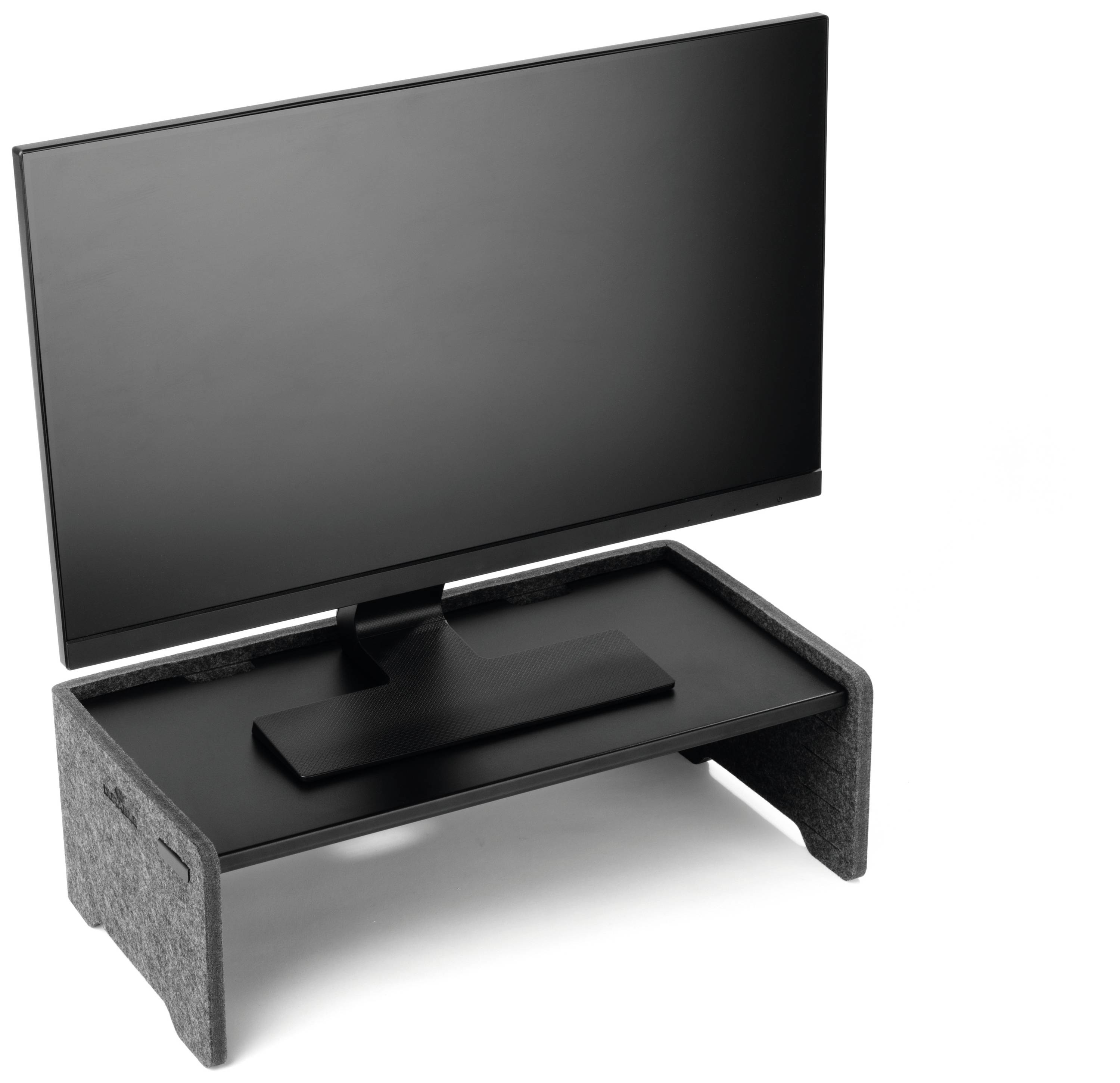 Ein Flachbildfernseher steht auf einer grauen, stoffbezogenen Monitorerhöhung. Ideal zur Verbesserung der Ergonomie am Arbeitsplatz.