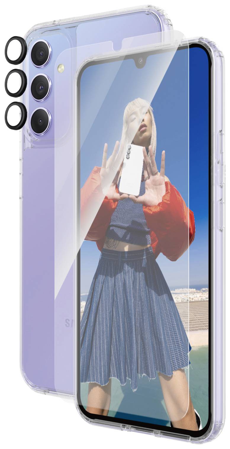 Smartphone in transparenter Hülle; Frau in roter Jacke und blauem Rock macht ein Foto mit Smartphone vor sonnigem Himmel im Hintergrund.