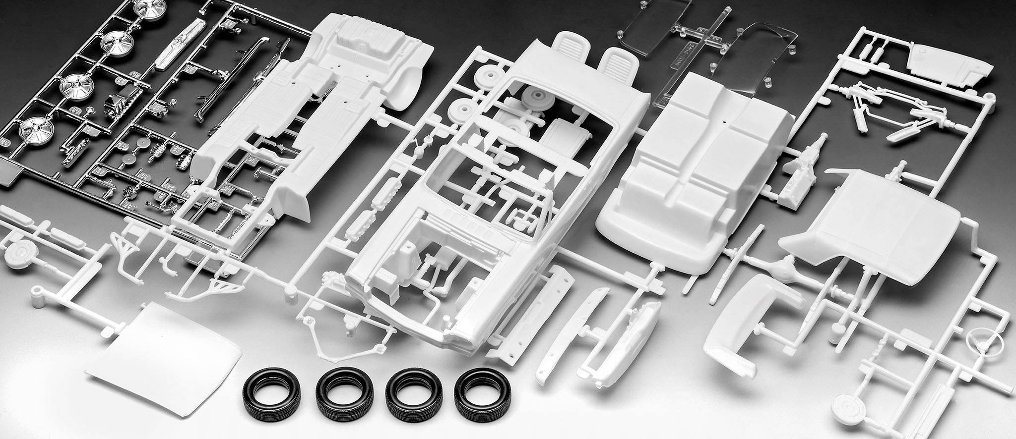 Revell 05647 60th Anniversary of Ford Mustang​ Automodell Bausatz 1:24