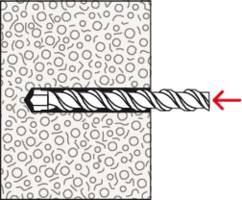 Bohrer dringt horizontal in eine Fläche ein, roter Pfeil zeigt die Eindringrichtung.