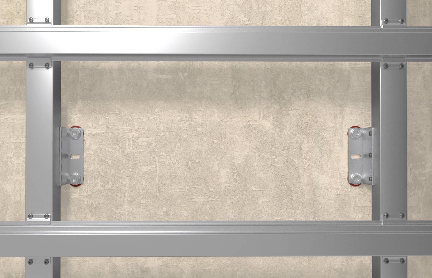 Metallrahmen an einer Wand montiert, mit Befestigungswinkeln zum Stabilisieren. Hintergrund zeigt eine Betonwand.