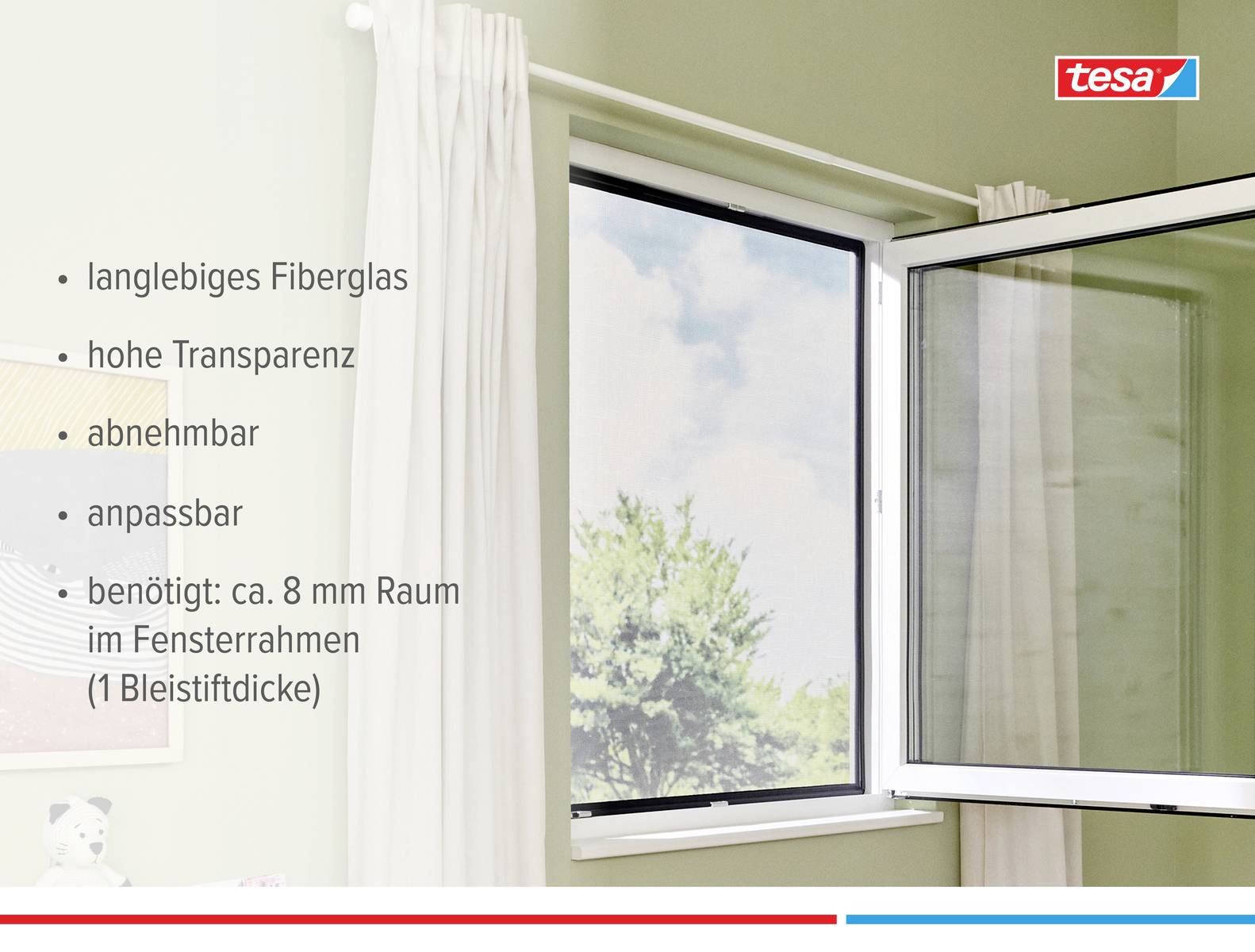 Geöffnetes Fenster mit weißem Rahmen, Blick nach draußen auf Bäume. Text: 'langlebiges Fiberglas, hohe Transparenz, abnehmbar, anpassbar, benötigt: ca. 8 mm Raum im Fensterrahmen (1 Bleistiftdicke)'.