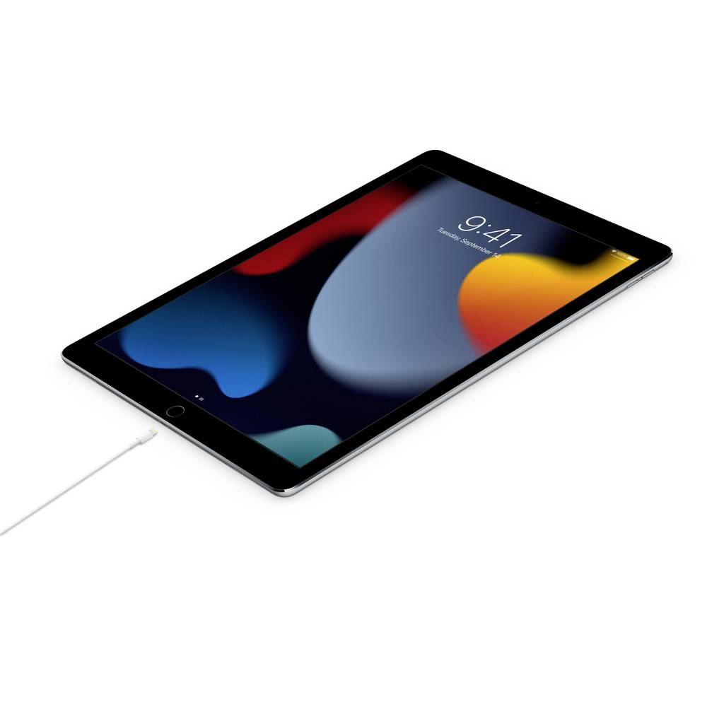 Ein Tablet mit eingeschaltetem Bildschirm zeigt die Uhrzeit '9:41'. Ein Ladekabel ist angeschlossen.