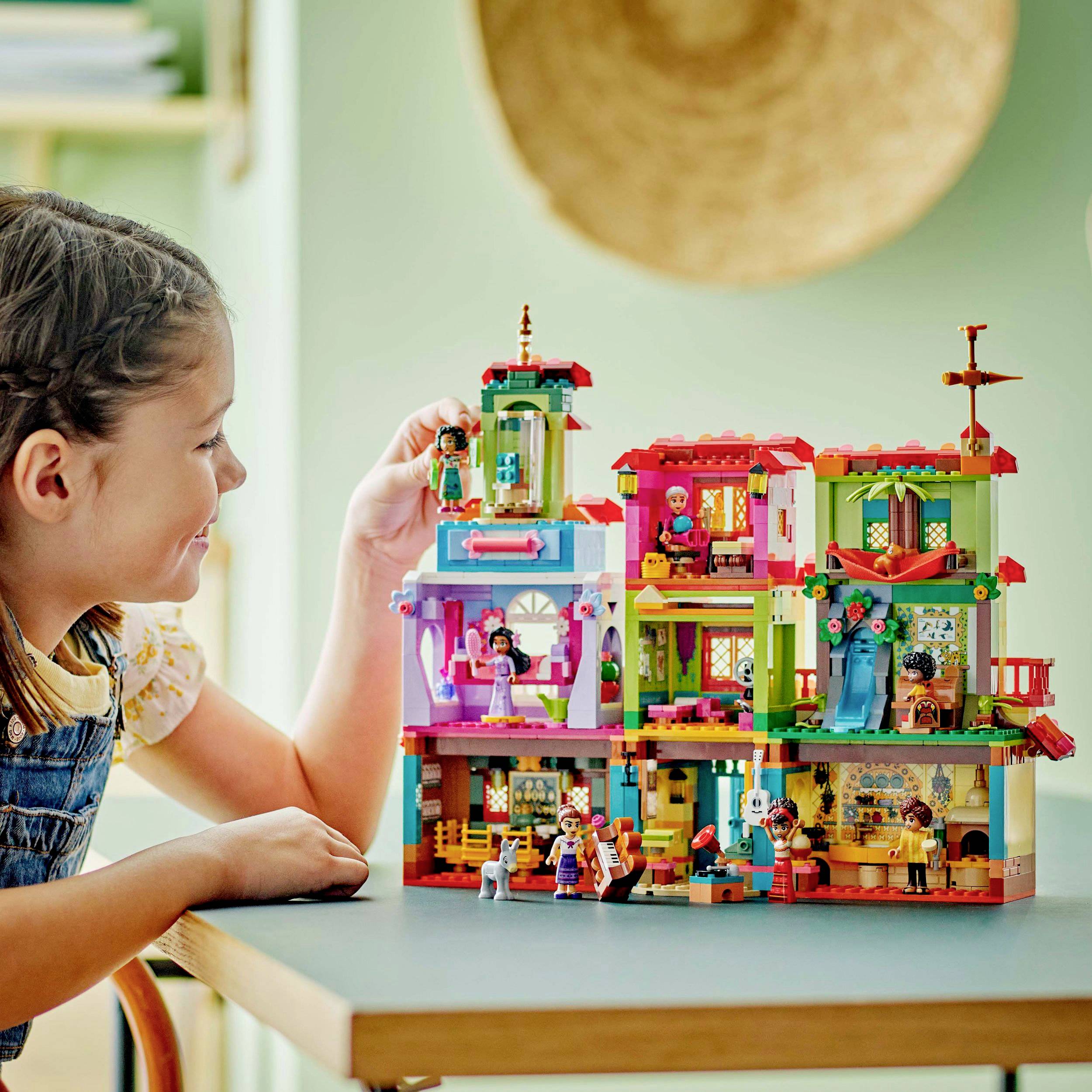 43245 LEGO® DISNEY Das magische Haus der Madrigals