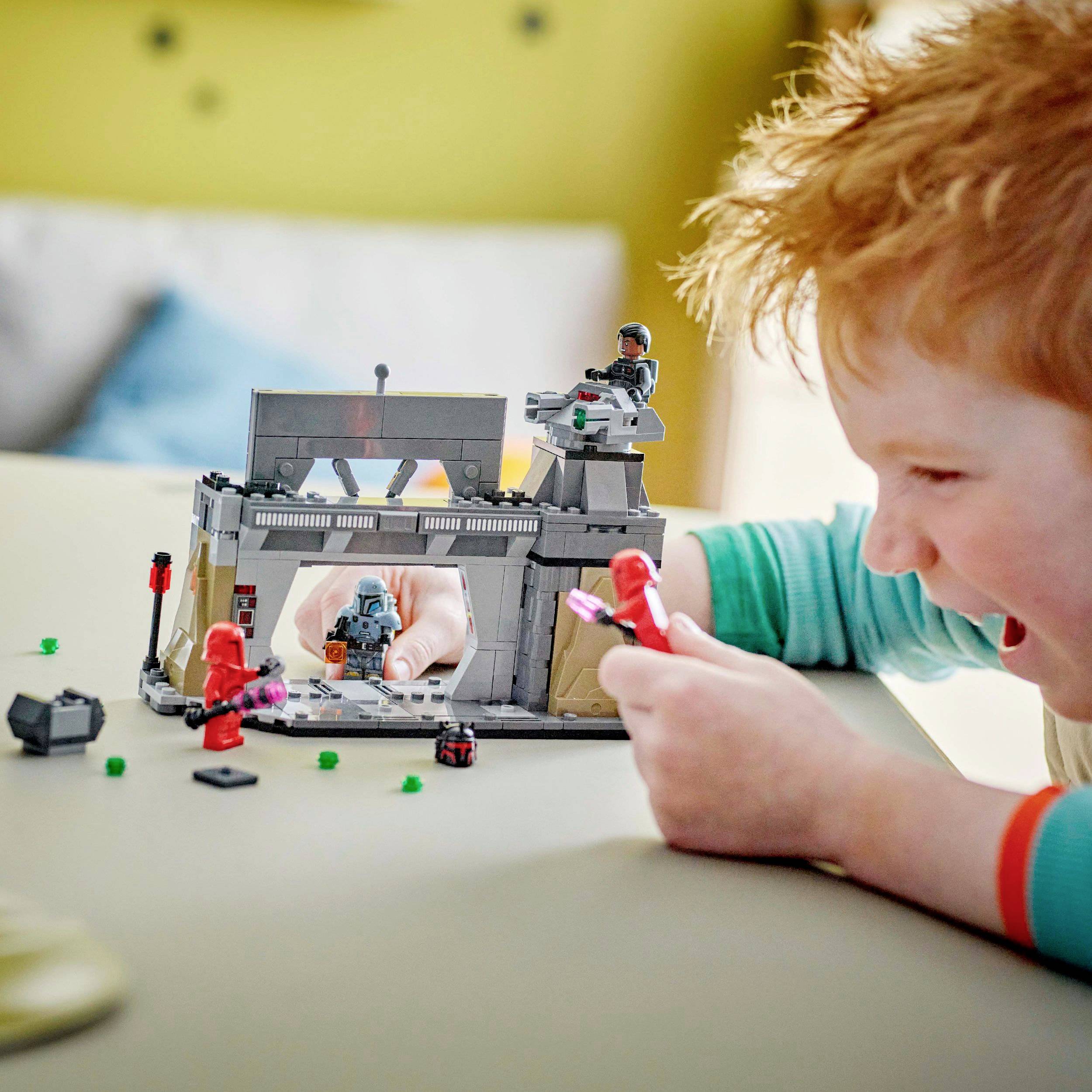 75386 LEGO® STAR WARS™ Duell zwischen Paz Vizsla™ und Moff Gideon™