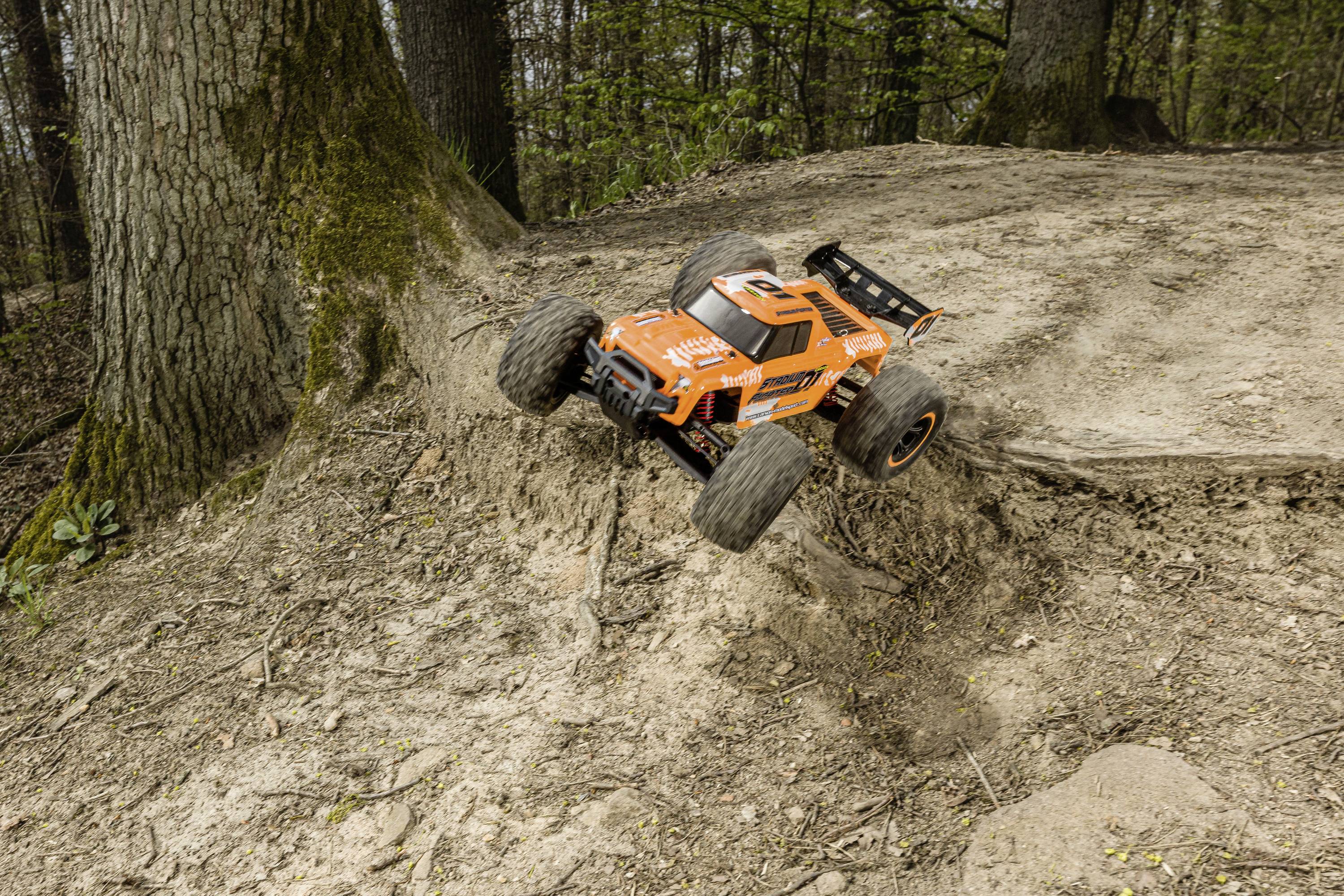 Carson Modellsport XS Stadium Fighter 1:10 RC Modellauto Elektro Monstertruck Allradantrieb (4WD) RtR 2,4 GHz