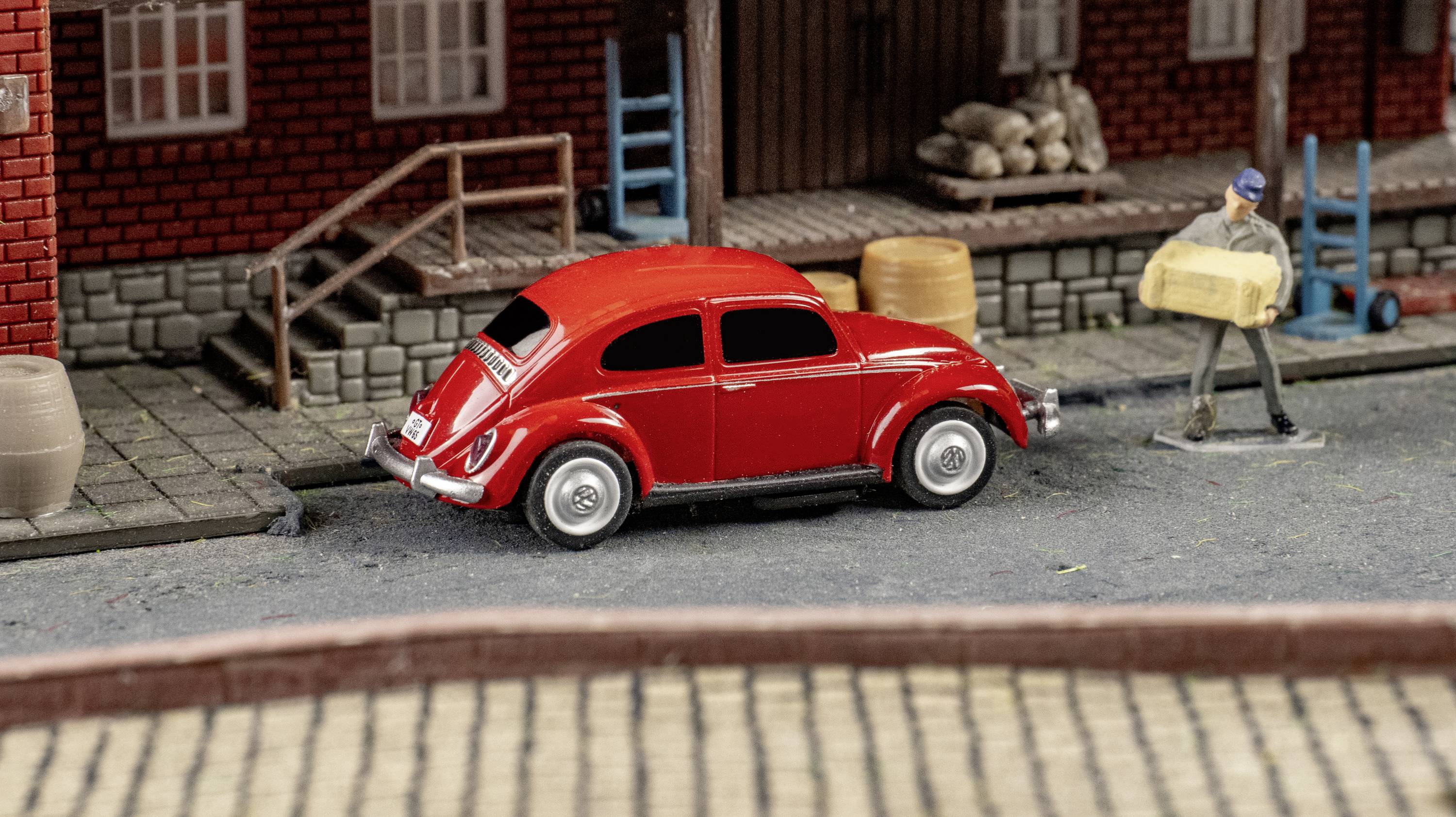 Carson Modellsport 500504147 Volkswagen Beetle 1:87 RC Modellauto Elektro Straßenmodell inkl. Akku, Ladegerät und Senderbatterien
