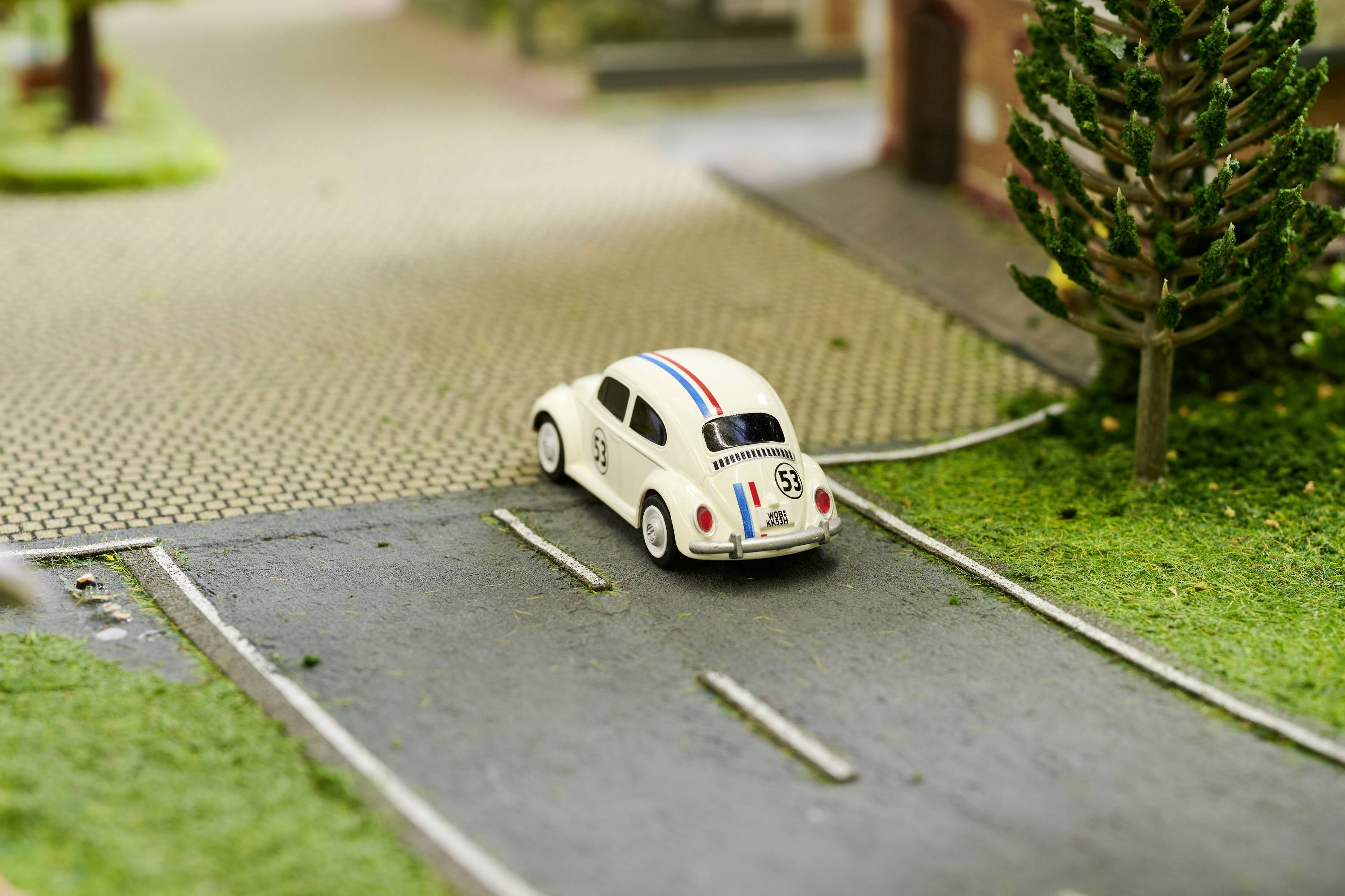 Carson Modellsport 500504153 VW Beetle Rallye 1:87 RC Modellauto Elektro Straßenmodell inkl. Akku