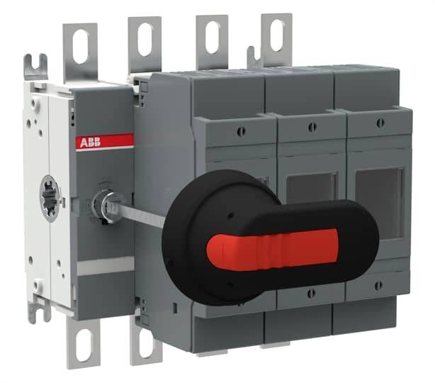 Ein grauer ABB Lasttrennschalter mit rotem Griff, geeignet für industrielle Anwendungen, montiert auf einer Metallplatte.