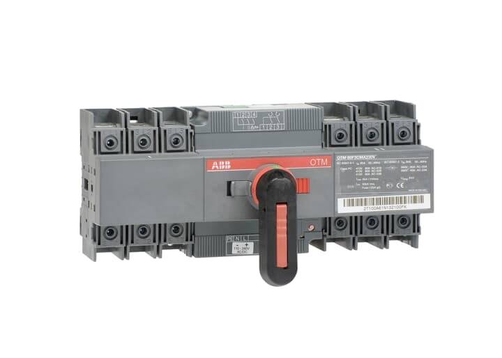 Ein automatischer Umschalter mit rotem Hebel zur Steuerung elektrischer Lasten, montiert auf einer grauen Box mit mehreren Anschlüssen.
