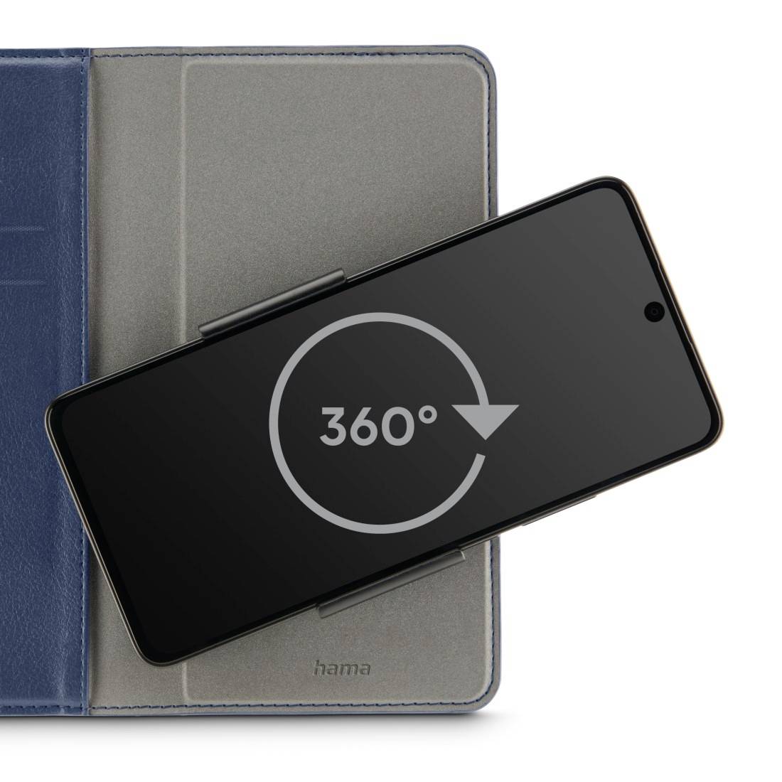 Smartphone liegt auf geöffneter blauer Hülle. Bildschirm zeigt '360°' Symbol, was auf eine Rotationsfunktion hinweist.