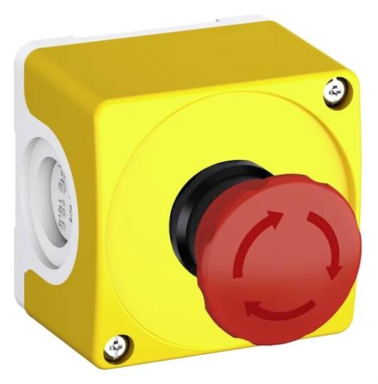 Gelber Not-Aus-Schalter mit rotem Knopf und Pfeilsymbolen, montiert in einem quadratischen Gehäuse.