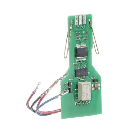Eine grüne Leiterplatte mit elektronischen Komponenten, einschließlich Drähten und Clips, möglicherweise Teil eines Schaltkreises oder Sensors.