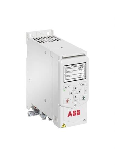 Ein elektrisches Steuergerät mit einem digitalen Display zeigt Informationen an. Markenlogo und Bedienknöpfe sind sichtbar.