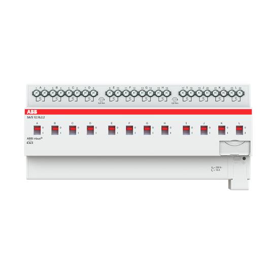 'ABB-Lastschaltaktor 12-fach' zeigt zwölf Schalter mit LED-Anzeigen, Anschlussklemmen oben, geeignet für Licht- oder Gerätesteuerung.