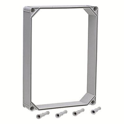 Rechteckiger grauer Metallrahmen mit vier Schrauben im Vordergrund.