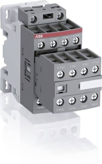 Ein graues elektrisches Schütz der Marke ABB mit mehreren Anschlussklemmen, geeignet zur Steuerung von elektrischen Stromkreisen.