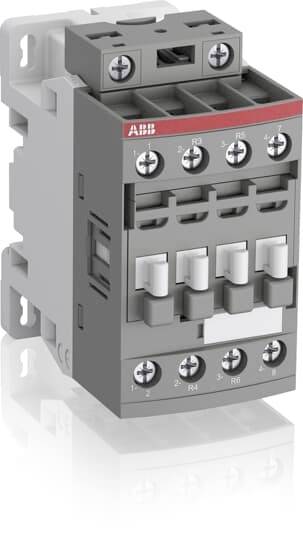 Ein elektrischer Schütz von ABB in Grau und Weiß mit mehreren Klemmen und Schrauben, verwendet zur Steuerung elektrischer Lasten.