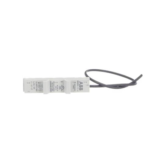 Ein weißes elektrisches Gerät mit Kabel, möglicherweise ein Schütz oder Relais, auf weißem Hintergrund.