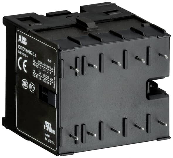 Schwarzes elektrisches Relais mit mehreren Anschlüssen und technischen Daten auf der Oberfläche, darunter Normzeichen und Logos.