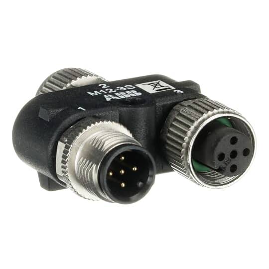 Ein schwarzer M12-Sensor-Steckverbinder mit drei Buchsen und einer Stiftleiste in Winkelanordnung, geeignet für industrielle Anwendungen.