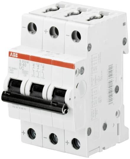Ein dreipoliger Leistungsschutzschalter mit der Aufschrift 'B 40' auf der Vorderseite, typischerweise in elektrischen Installationen verwendet.