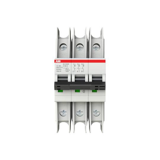 Ein 125A ABB Sicherungsautomat mit vier Polen, typischerweise genutzt in elektrischen Verteilungen zur Überlast- und Kurzschlusssicherung.